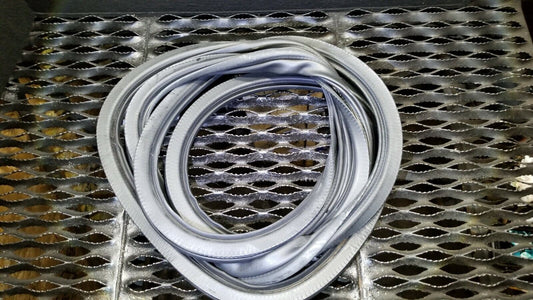 10 11 12 Lincoln MKT Rear Left Driver Side Door Weatherstrip Seal OEM