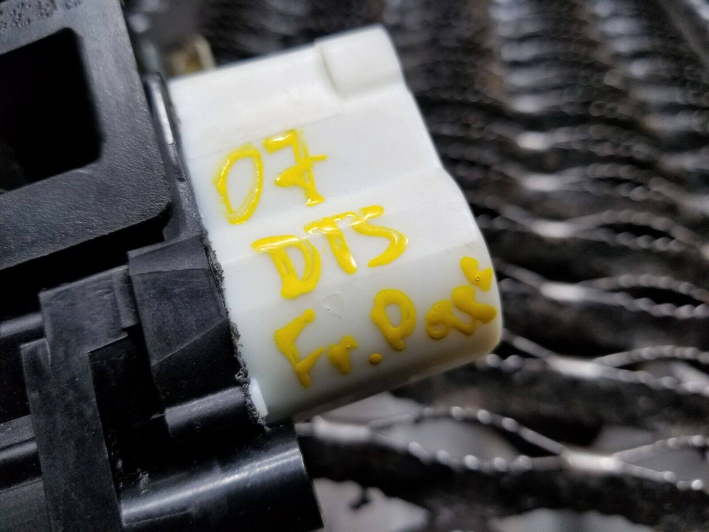 06 07 08 09 10 11 Cadillac DTS Front Right Pass Door Lock Latch Actuator OEM
