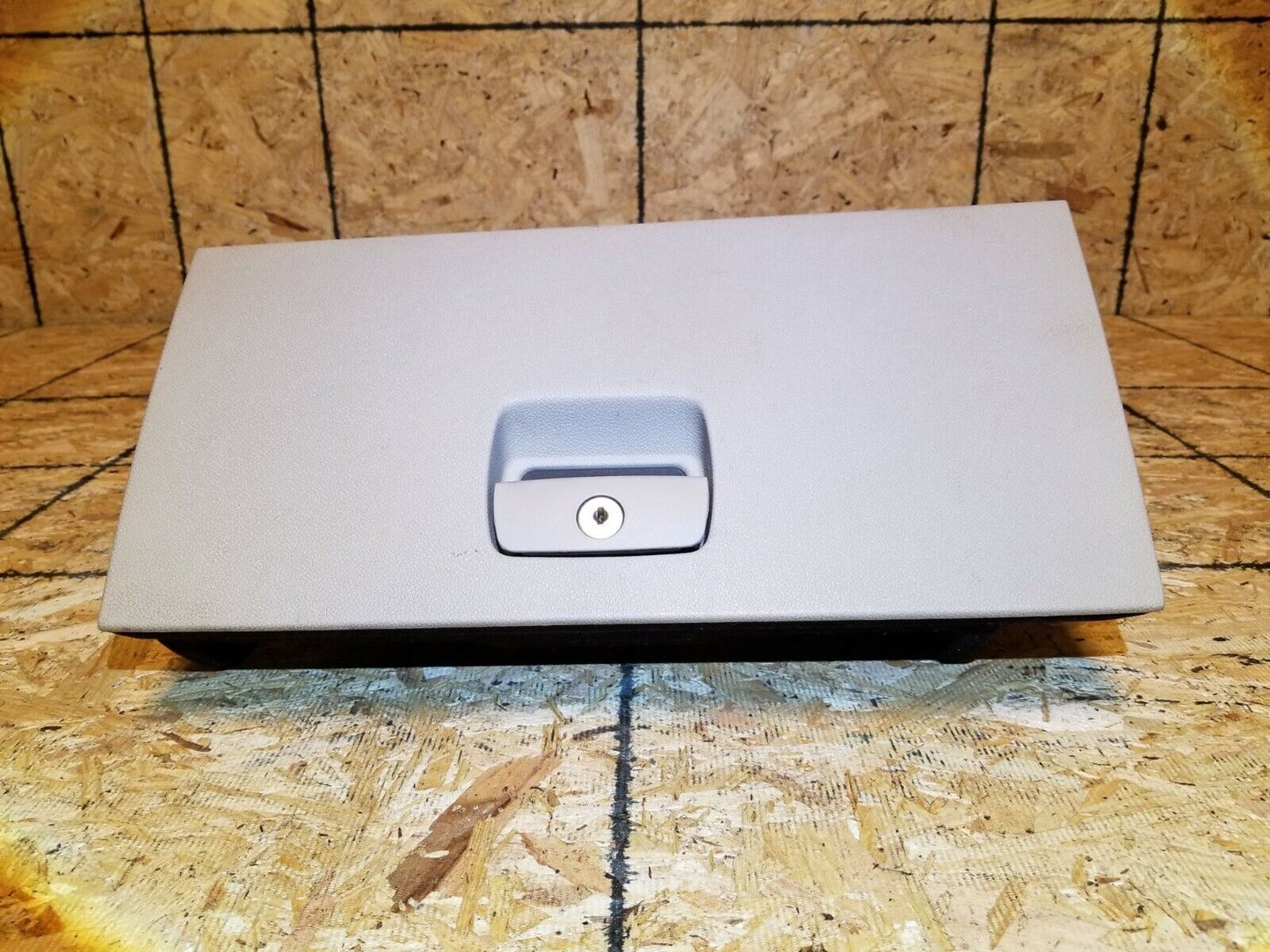 05 06 07 08 09 Cadillac SRX Dash Glove Box Storage Compartment OEM