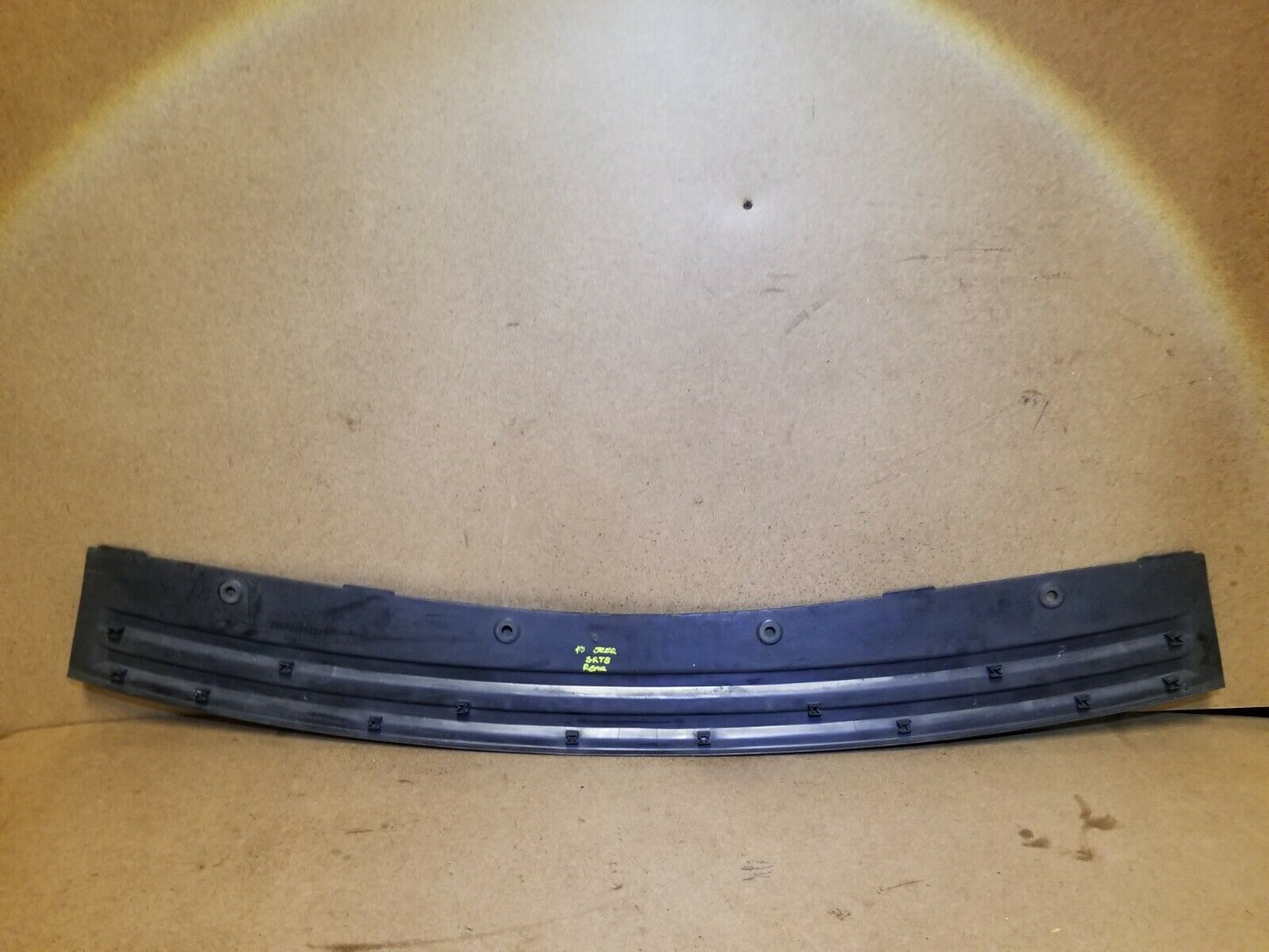 07 08 09 10 Jeep Grand Cherokee Srt8 Rear Bumper Step Pad Trim OEM