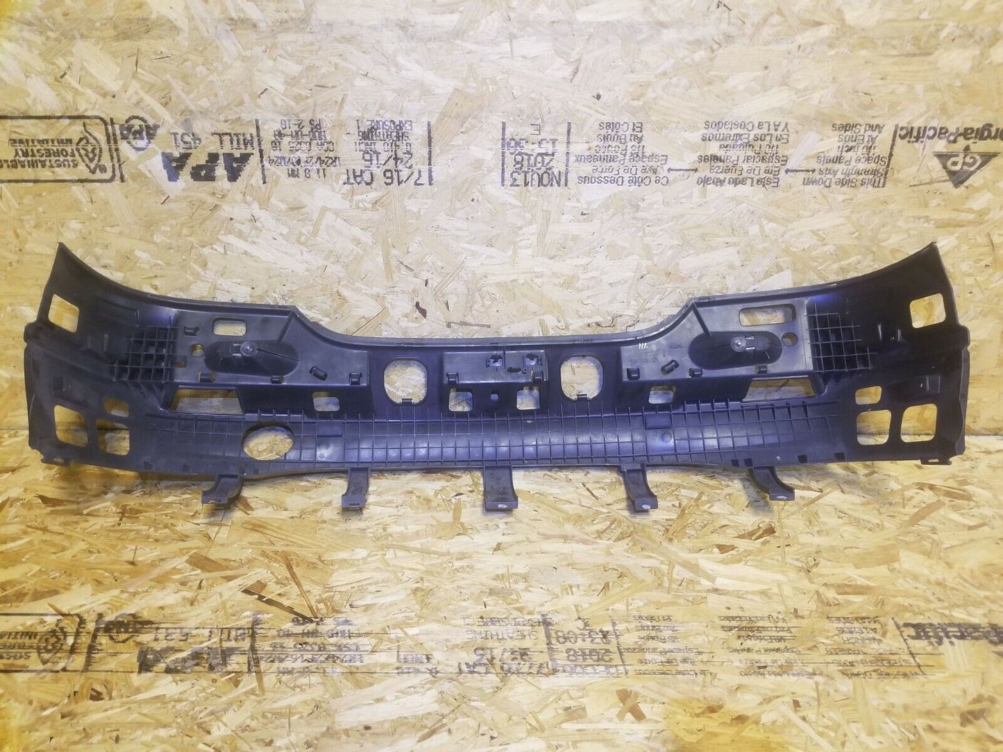 03-09 Mercedes-benz W209 Clk500 Rear Bumper Frame Support  OEM #111