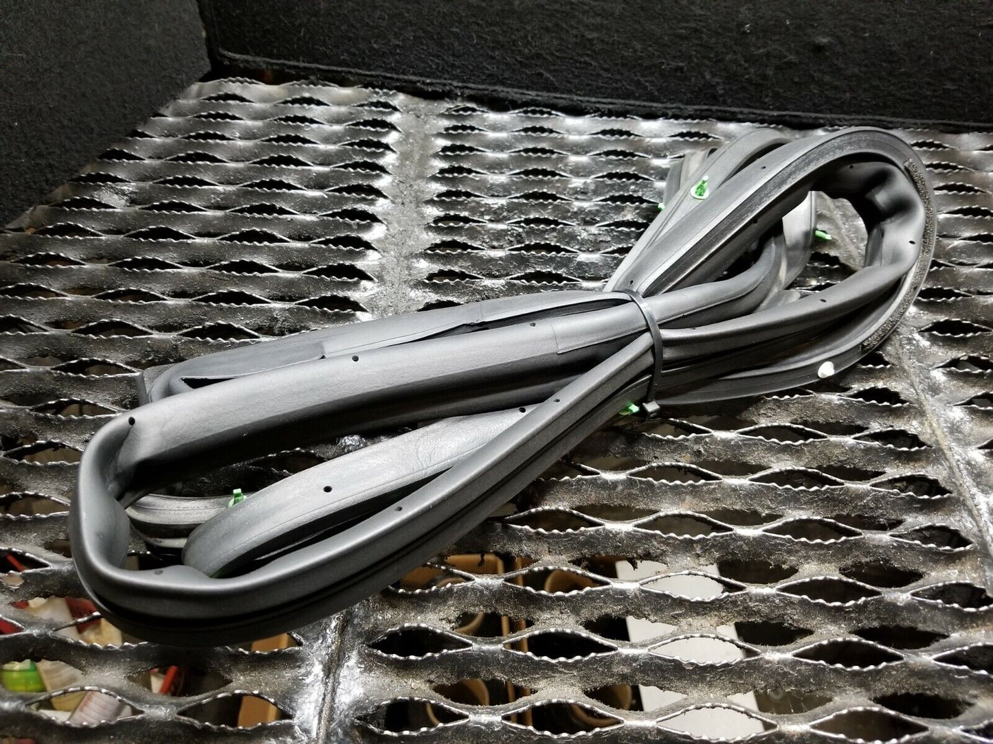 10 11 12 13 14 Subaru Legacy Front Right Passenge Door Weatherstrip Seal OEM