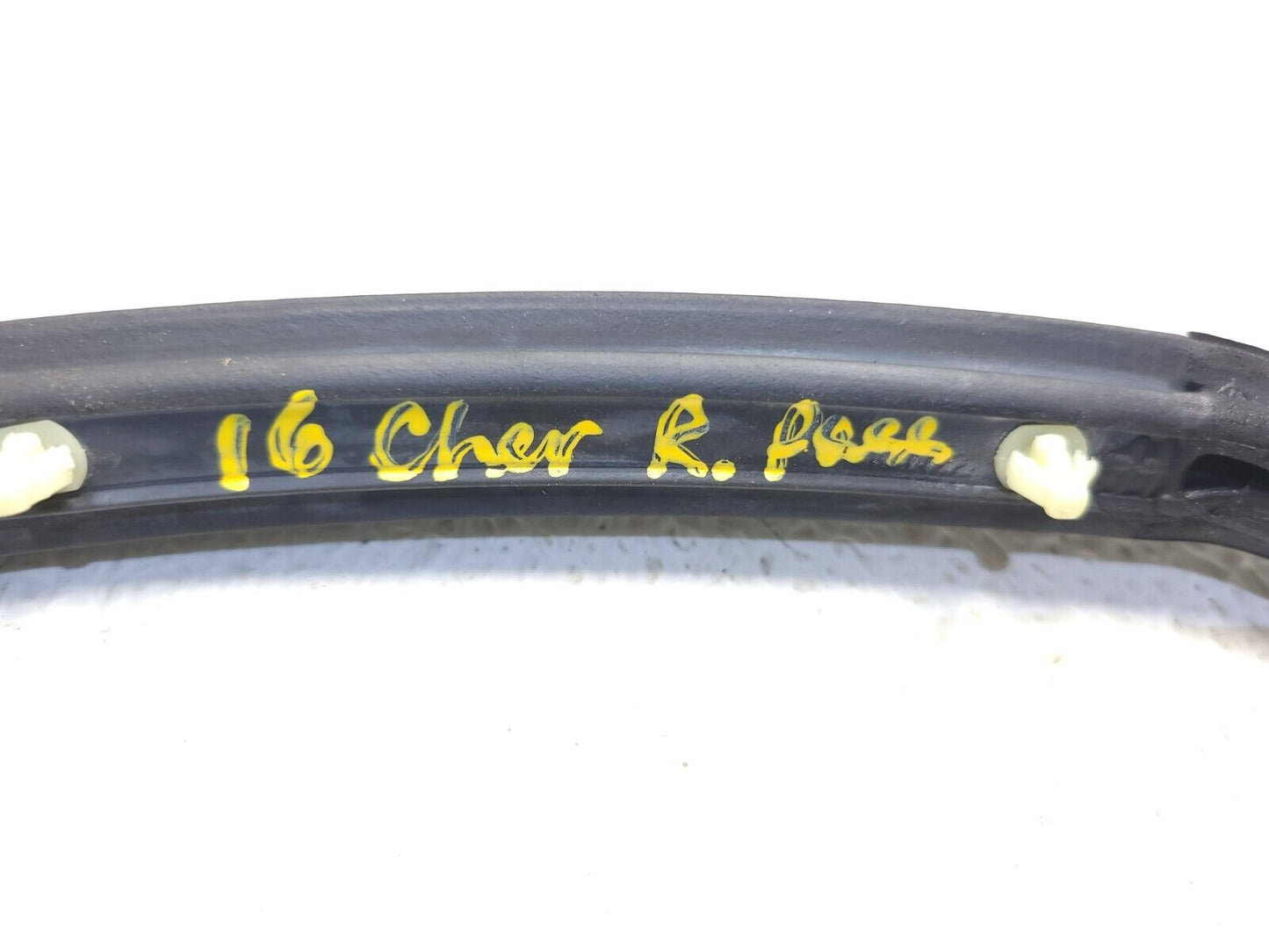 14 15 16 17 18 Jeep Cherokee Rear Door Weatherstrip Seal Passenger Side Rh OEM