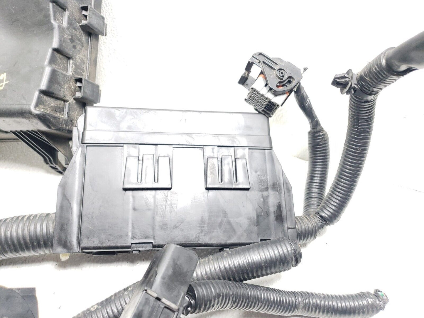 11 12 13 14 Nissan Juke Fuse Relay Box & Wire Plug Connector.24012-1km0c