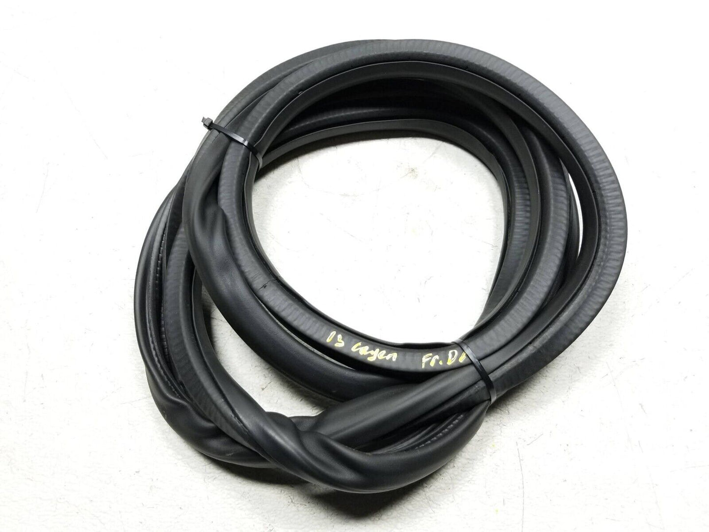 2011 - 2014 Porsche Cayenne Front Left Driver Door Weatherstrip Seal OEM