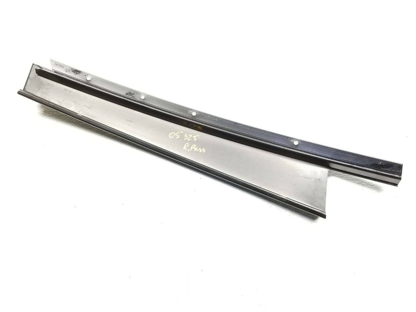 01 02 03 04 05 BMW E46 Sdn Rear Right Pass Side B Pillar Trim Molding OEM