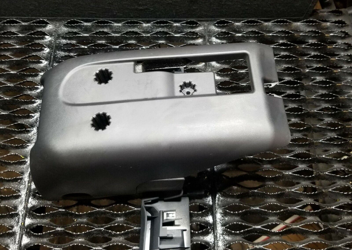 14 15 16 17 Volvo S60 Steering Column Shroud Cover 39860279 OEM 42k