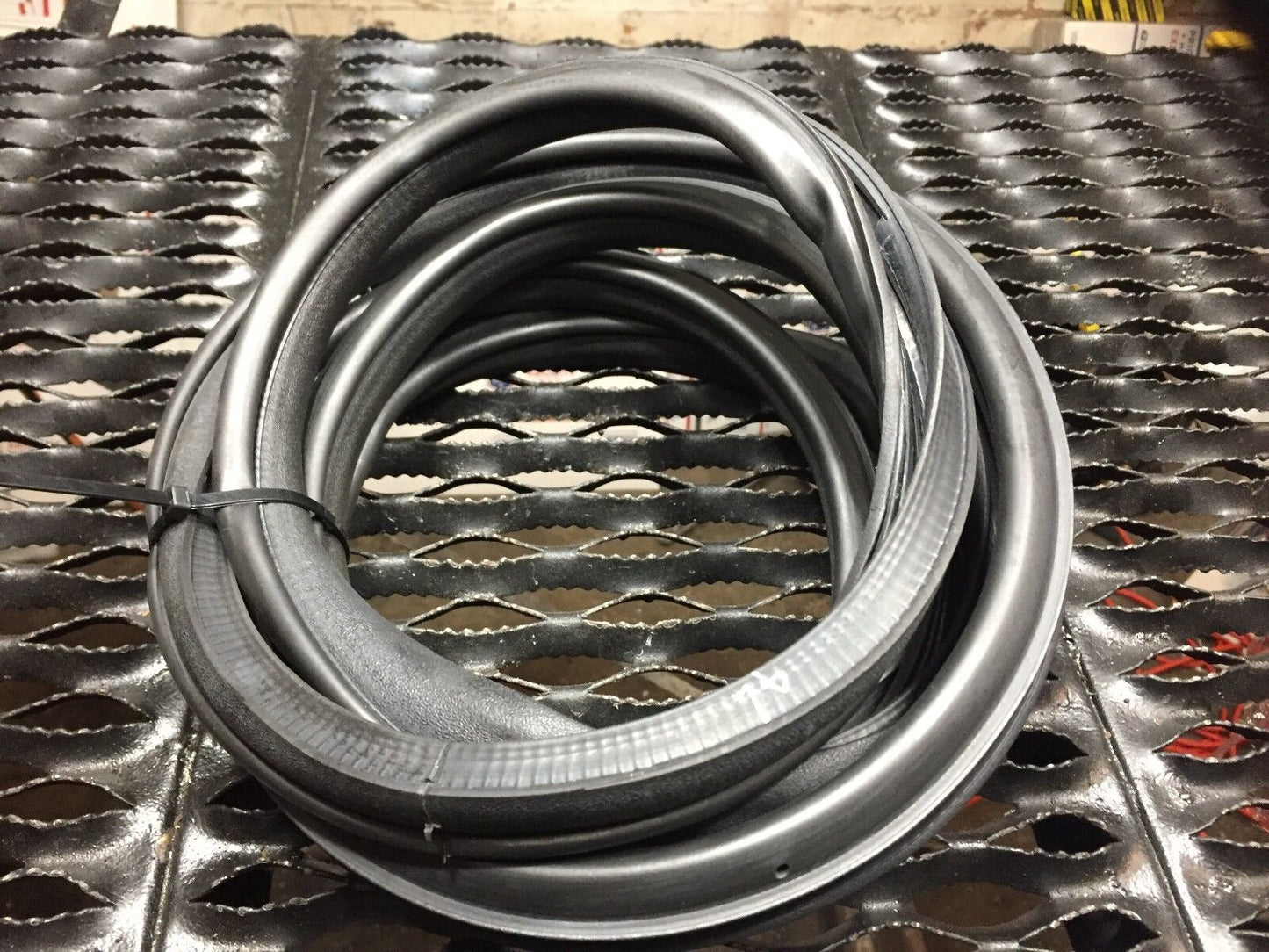 10 11 12 13 14 Subaru Legacy Front Right Pass Door Weatherstrip Seal OEM