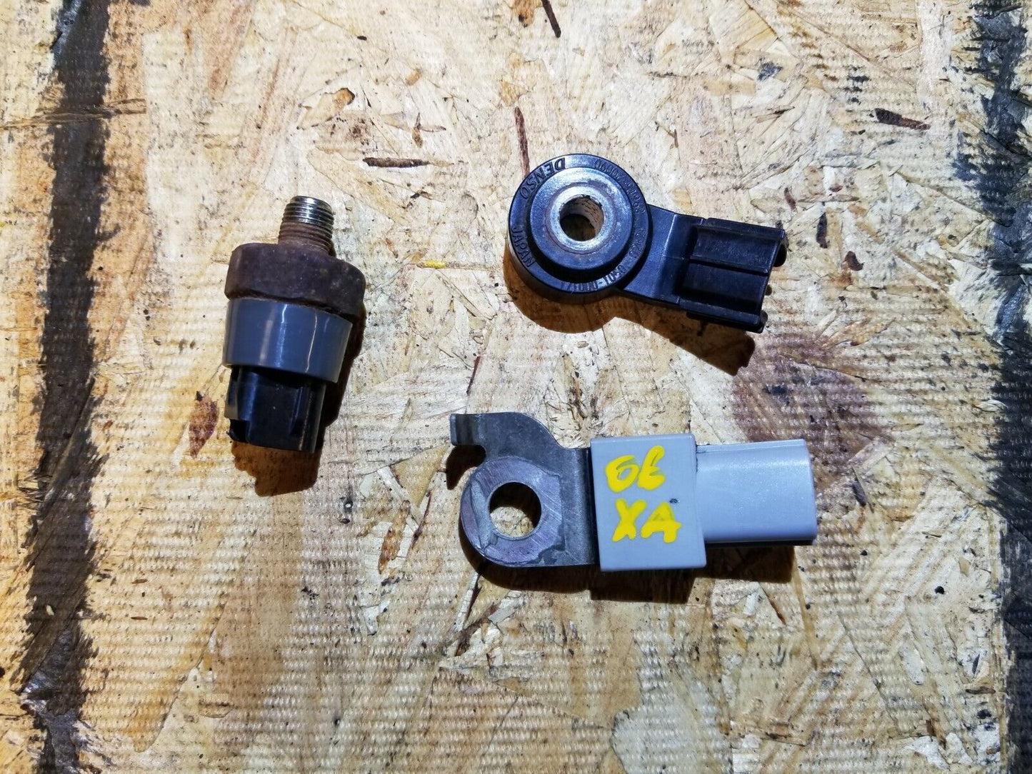 04 05 06 Scion Xa Oil Pressure Knock Relay Sensor 3pcs OEM