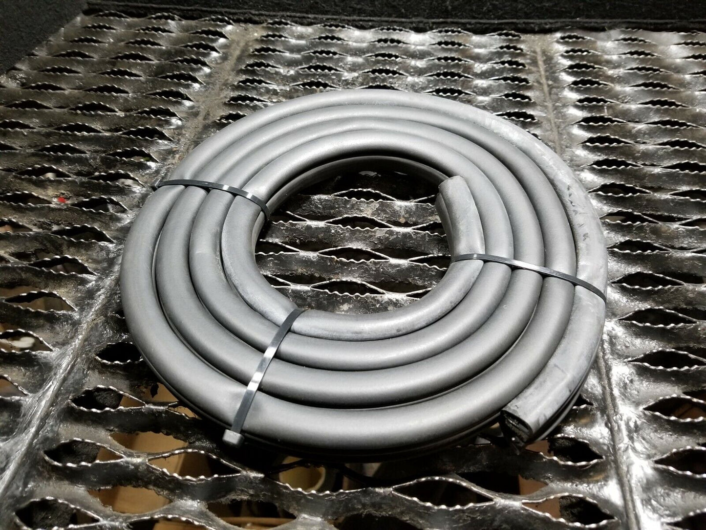 12 13 14 15 Kia Rio Rear Right Pass Side Door Weatherstrip Seal OEM