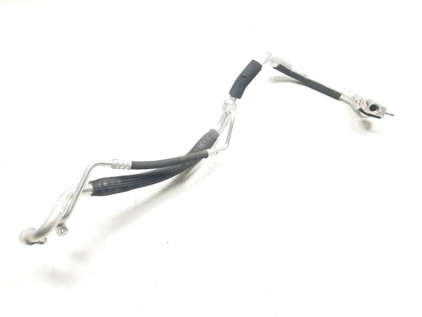 12 13 14 Mercedes-benz C300 A/c Air Condition Hose Line 2048304716 OEM