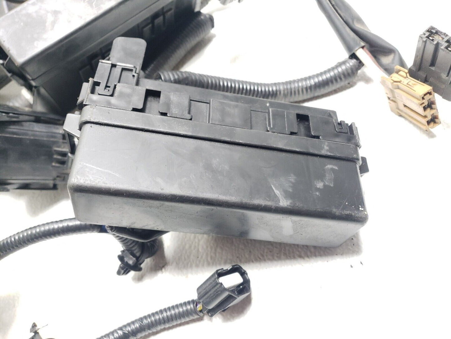 11 12 13 14 Nissan Juke Fuse Relay Box & Wire Plug Connector.24012-1km0c