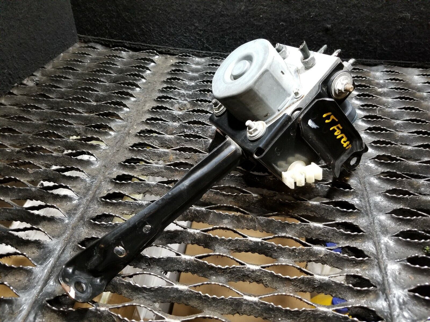 14 15 16 Subaru Forester 2.5 ABS Anti Lock Brake Pump OEM