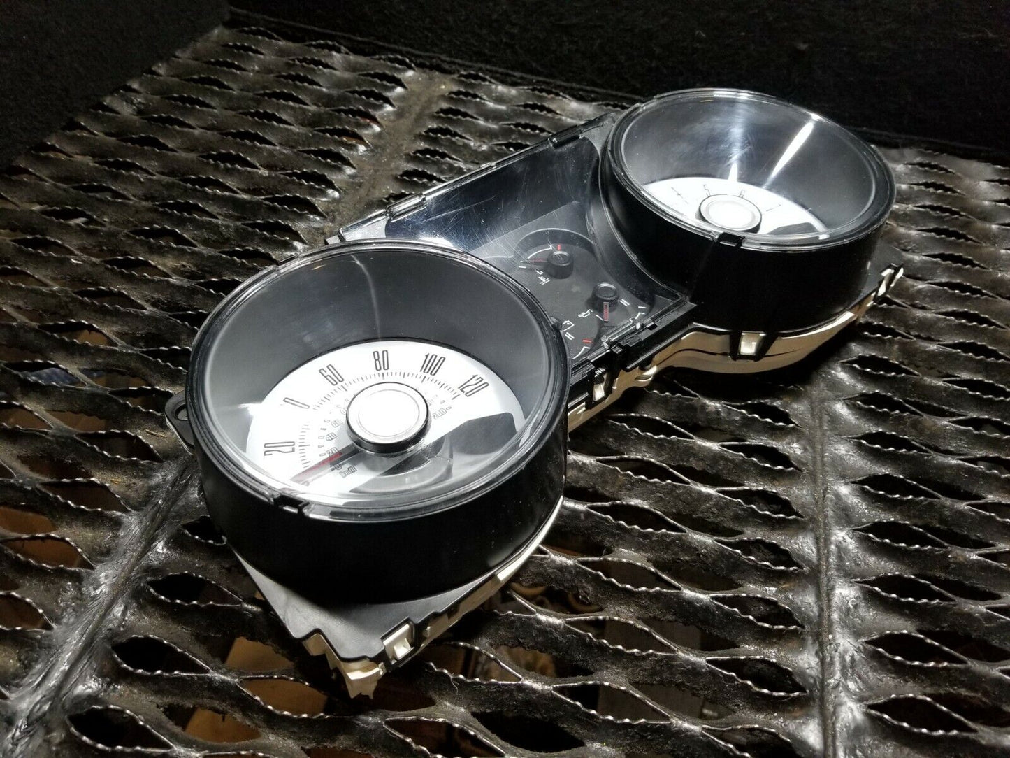 10 11 12 13 14 Ford Mustang Convertible Instrument Panel Speedometer Gauges OEM