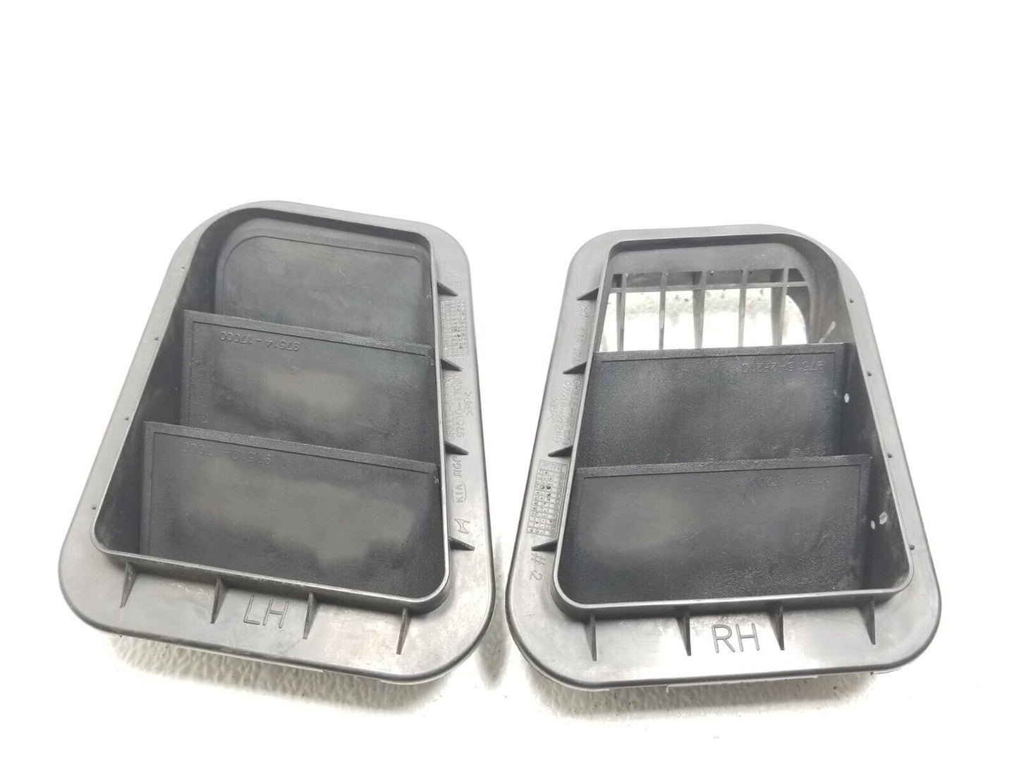 12 13 14 15 Kia Rio Quarter Panel Pressure Vent Pair OEM
