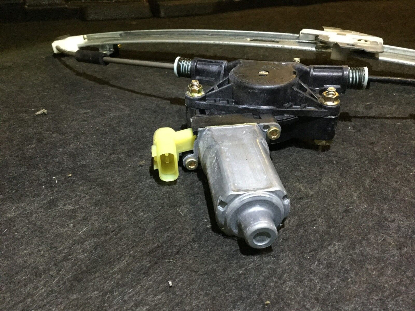 06 07 08 09 10 11 Kia Rio Front Left Driver Door Window Regulator W/ Motor OEM
