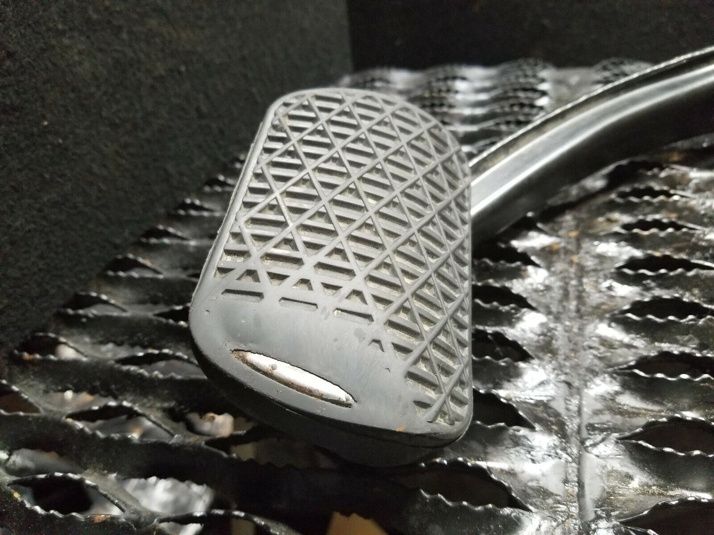 07 08 09 10 Mercedes R350 Brake Pedal OEM