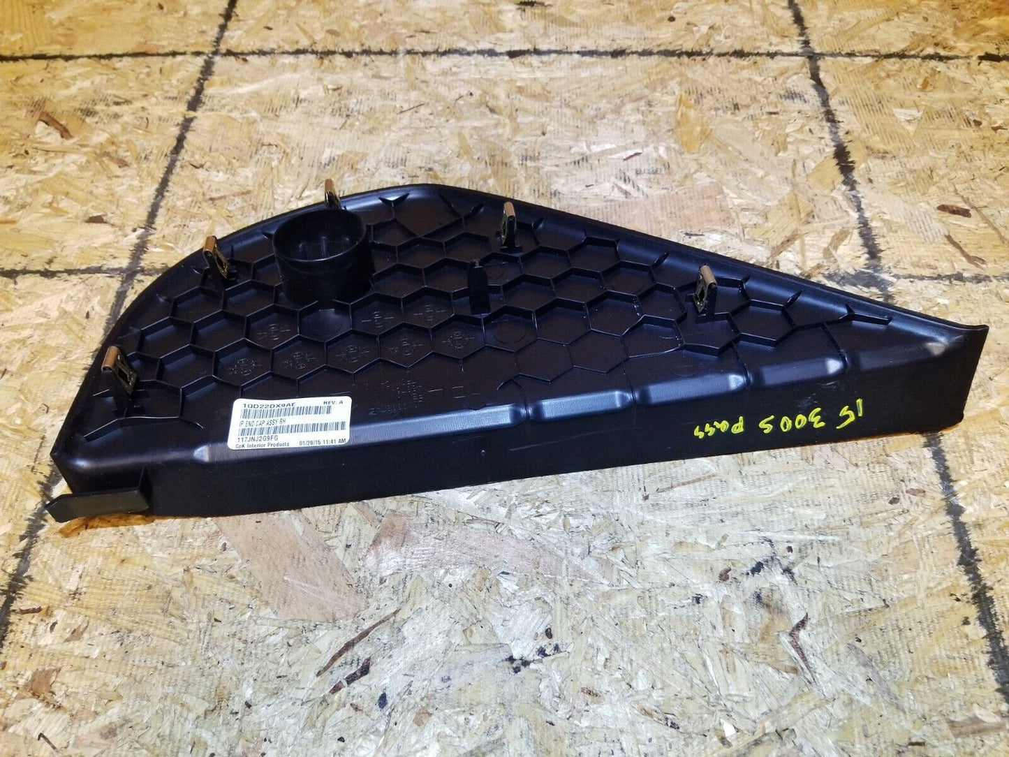 12 13 14 15 16 17 Chrysler 300 Dash End Cap Trim Right Pass Side OEM