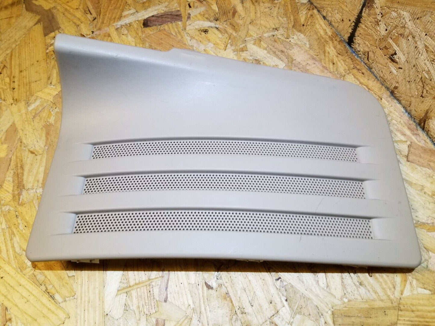 06 07 08 09 Cadillac SRX Rear Trunk Right Pass Side Trim Grille OEM