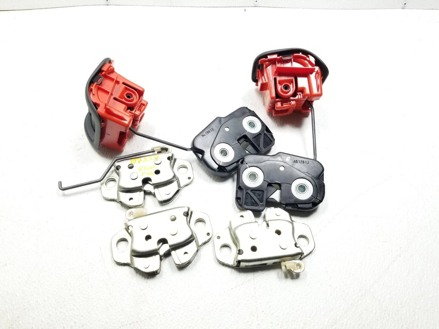 2007 - 2013 Suzuki Sx4rear Seat Fold Lock Latch Actuator OEM