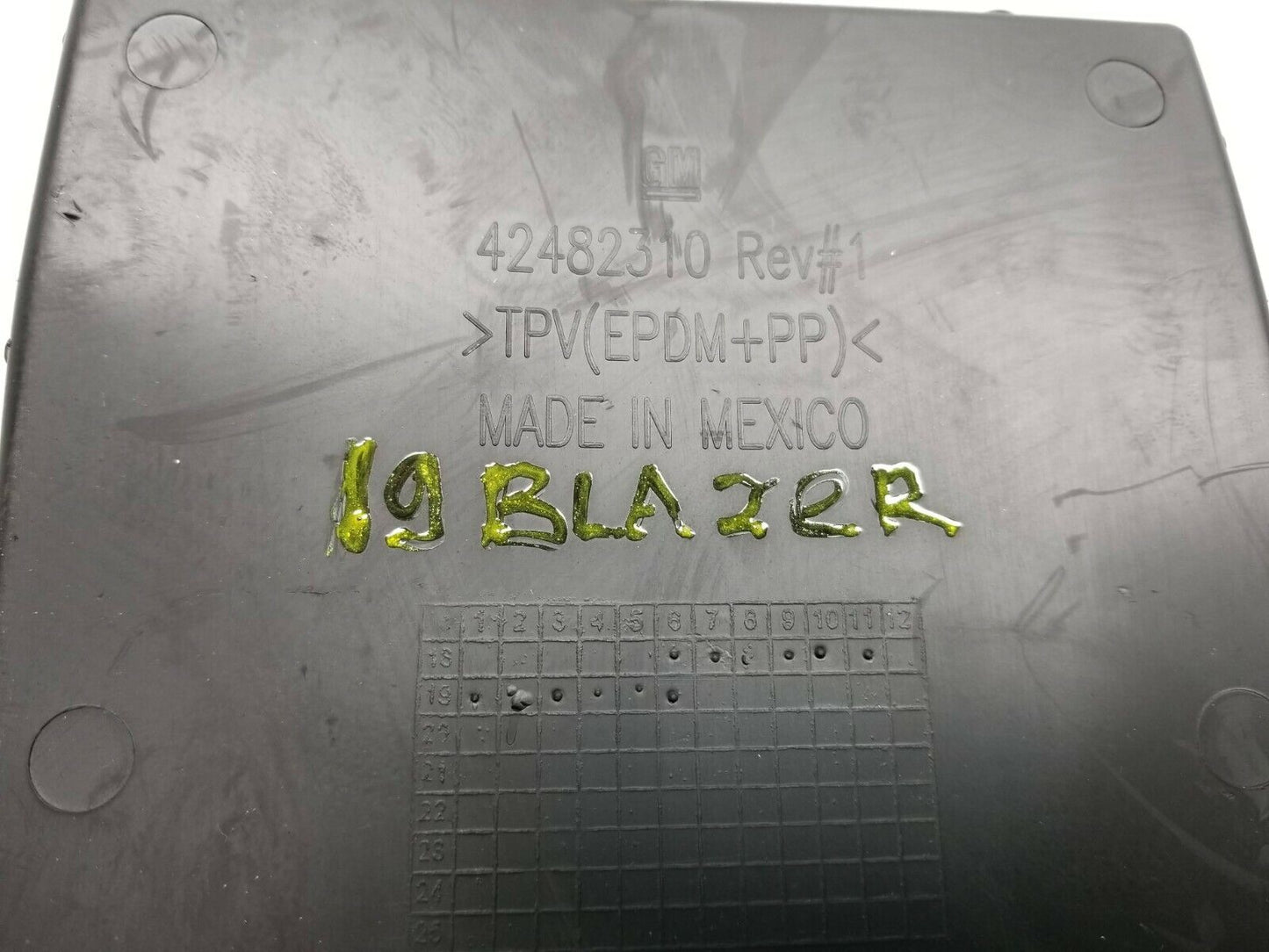 19 20 Chevrolet Blazer Center Console Insert Rubber Mat OEM 11k Miles