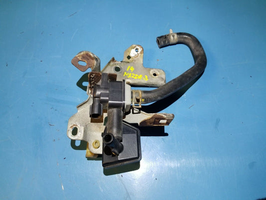 2014 2015 2016 Mazda 3 2.0l Fuel Vapor Purge Valve Solenoid W/ Bracket OEM 16k