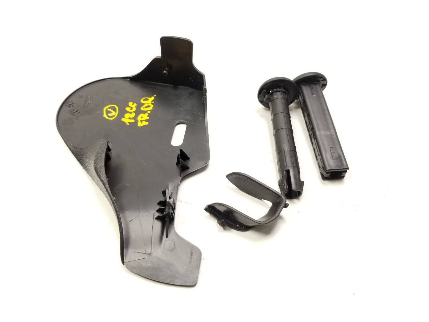 09 10 11 12 Volkswagen Cc Front Driver Seat Headrest Guide Sleeve W/ Trim OEM