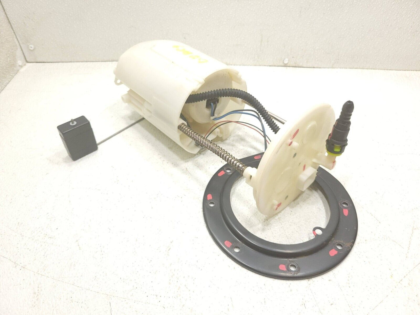 07 - 13 Suzuki Sx4 Hatchback Fuel Pump  OEM