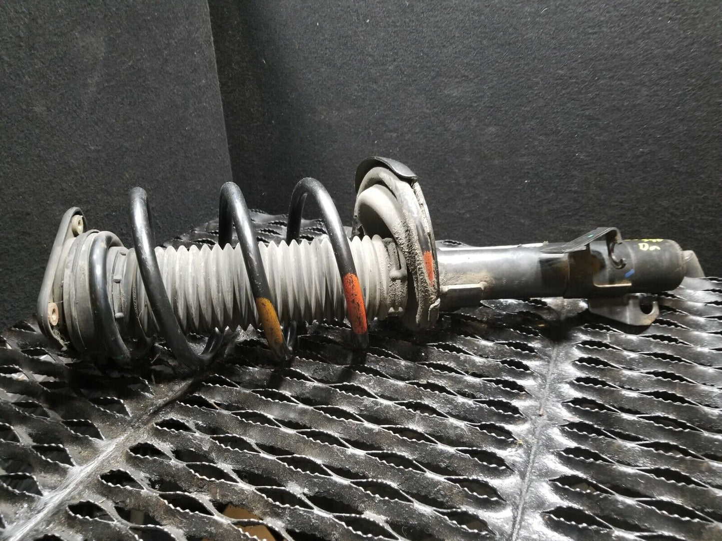 05 06 07 Volvo S40 2.4l Front Shock Strut Absorber Left Driver Side OEM