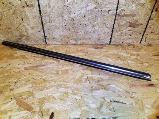 06 07 08 09 Mercury Milan Front Right Pass Side Door Window Belt Molding OEM