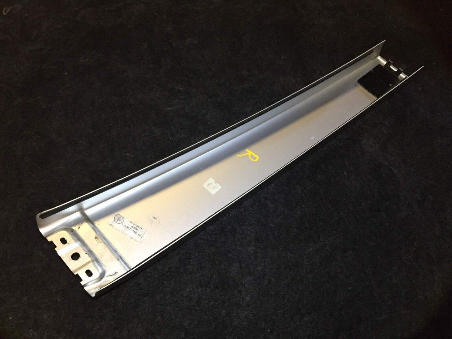 04 05 06 Porsche Cayenne B Pillar Molding Trim Right Passenger Side OEM