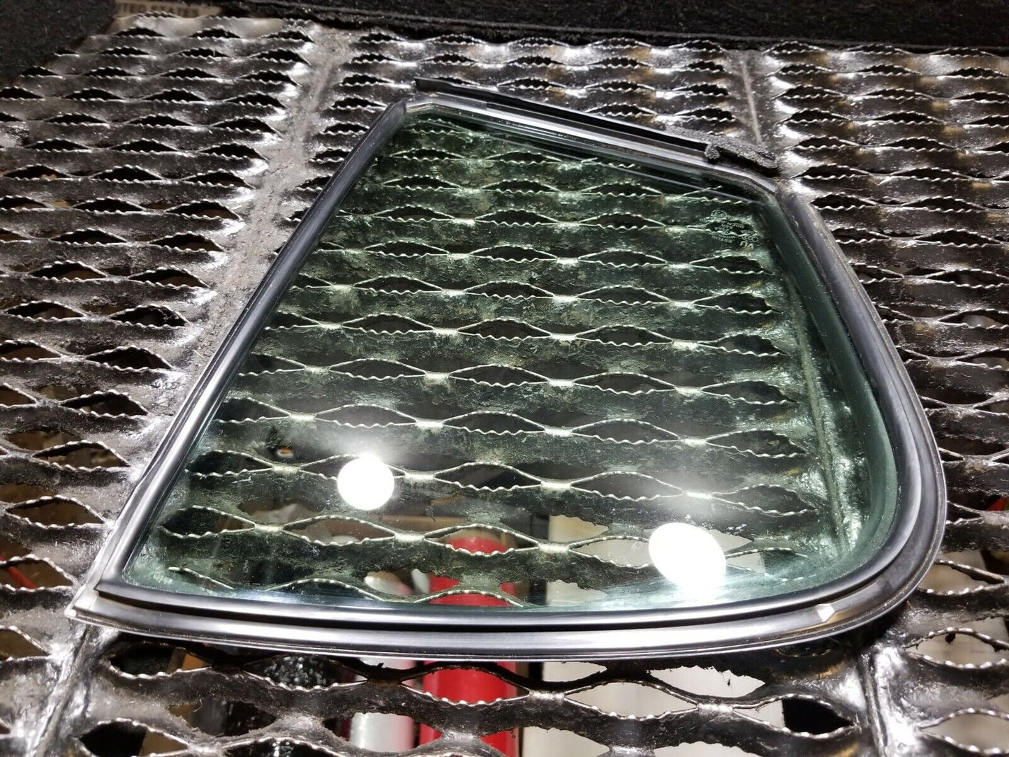 2014 2015 Infiniti Q40 Rear Right Passenger Side Door Vent Glass OEM 34k