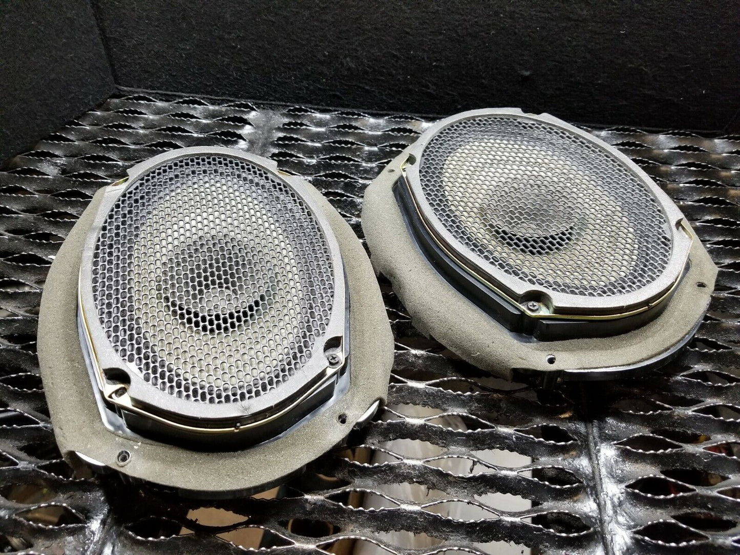 04 05 06 Chrysler Sebring Convertible Rear Deck Speaker 2pcs OEM