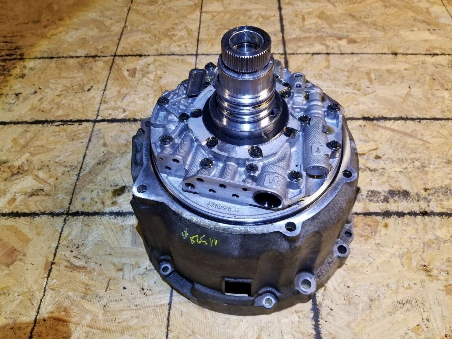 09 10 11 12 BMW 328xi E90 AWD Automatic Transmission Case W/ Oil Pump OEM