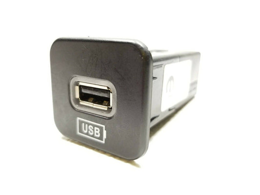 15 16 17 Jeep Renegade Usb Charging Port 735617394 OEM