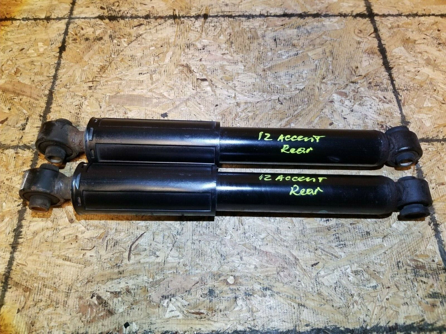 12 13 14 15 16 Hyundai Accent Hatch Rear Shock Strut Absorber Pair OEM
