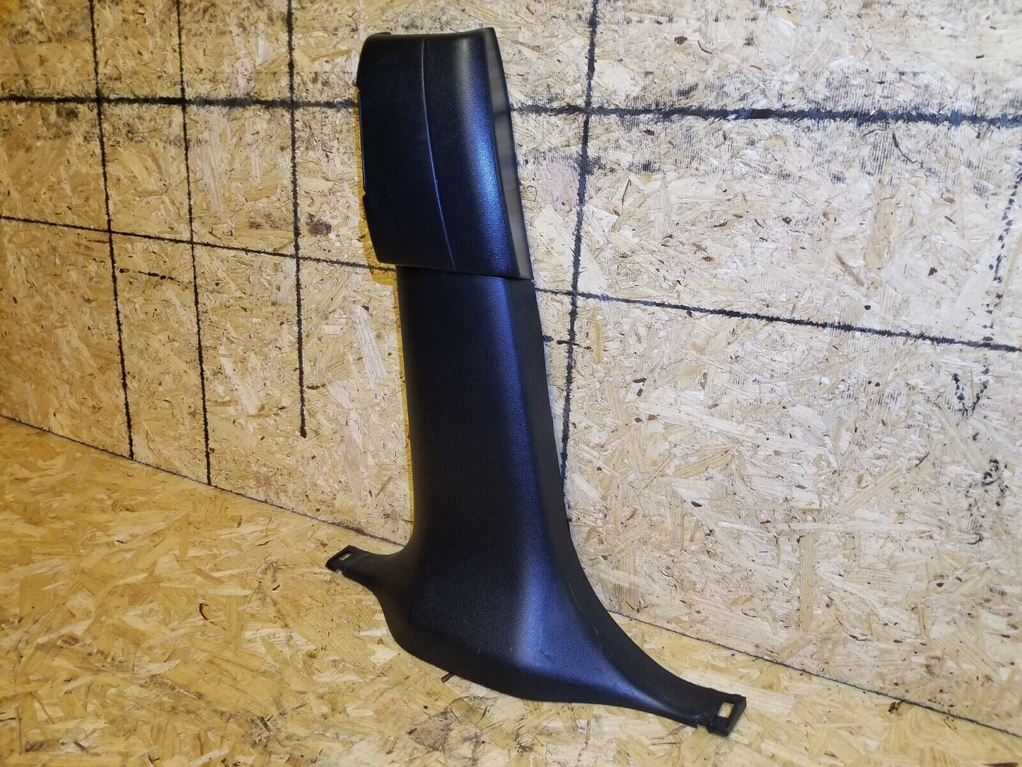 06 07 08 Infiniti Fx35 Center Lower B Pillar Trim Panel Left Driver Side OEM