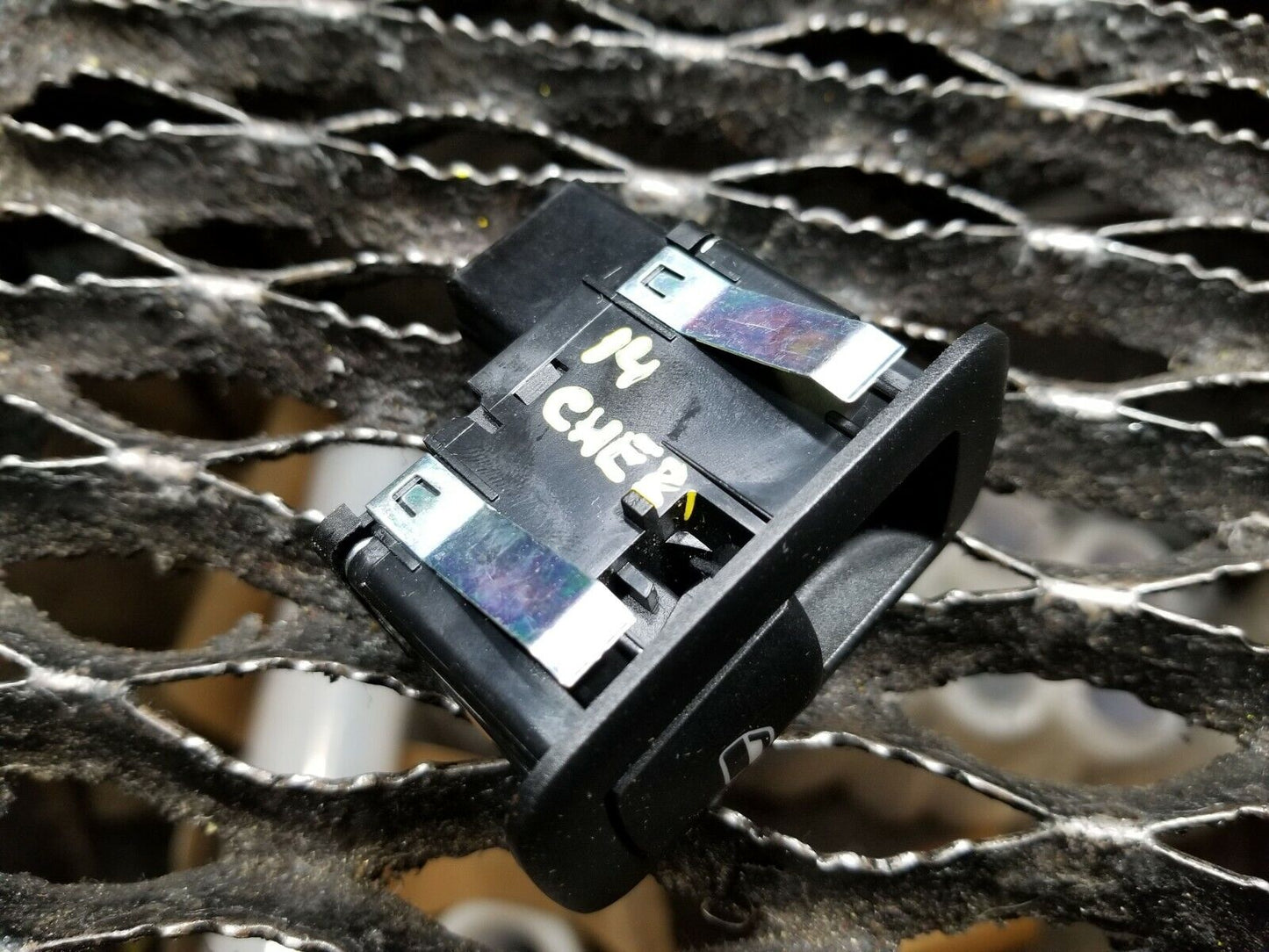 14 15 16 17 Jeep Cherokee Sport Rear Window Control Switch 56046555ac OEM