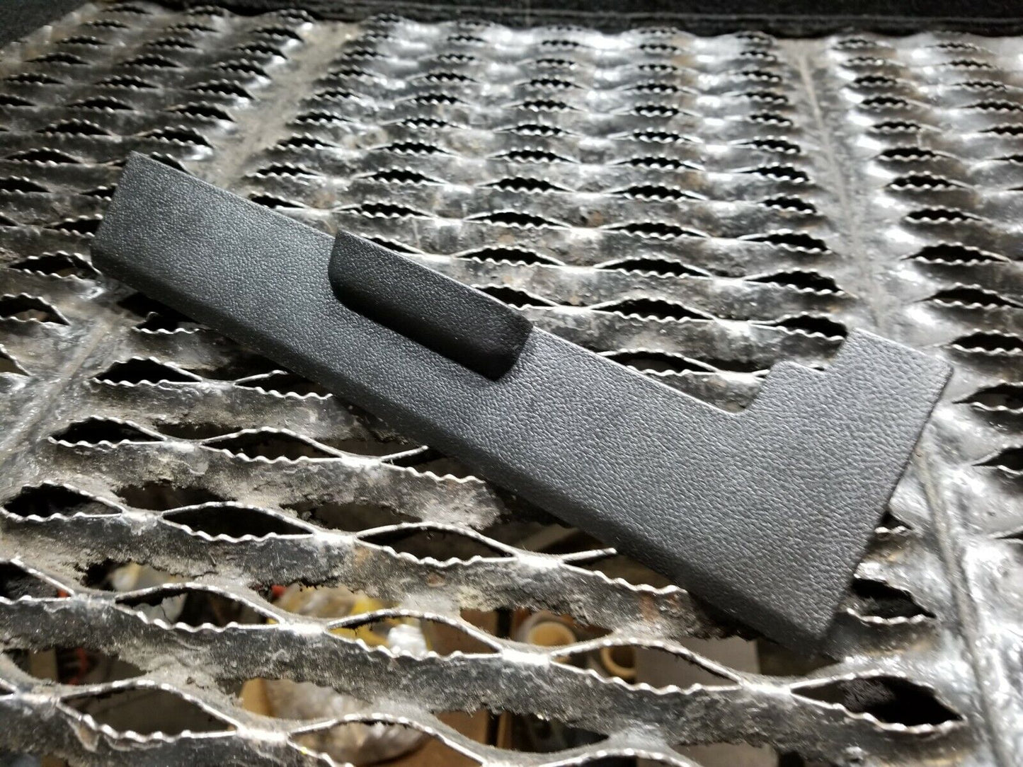 13 14 15 16  Dodge Dart Front Left Driver B Pillar Trim Cover Ome 76k