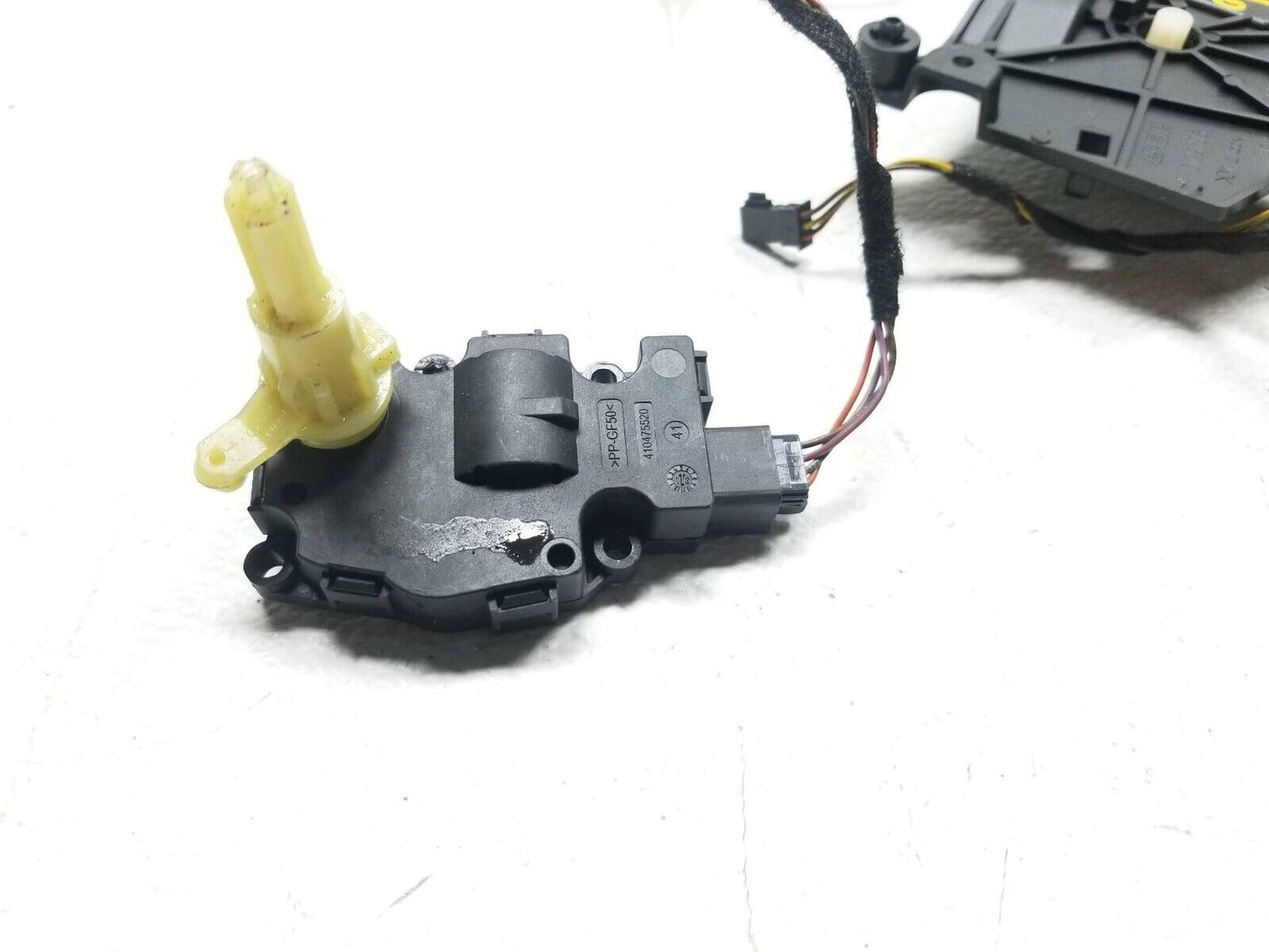 12 13 14 Mercedes-benz C300 HVAC Heater Flap Actuator Motors W/ Wire Harness OEM