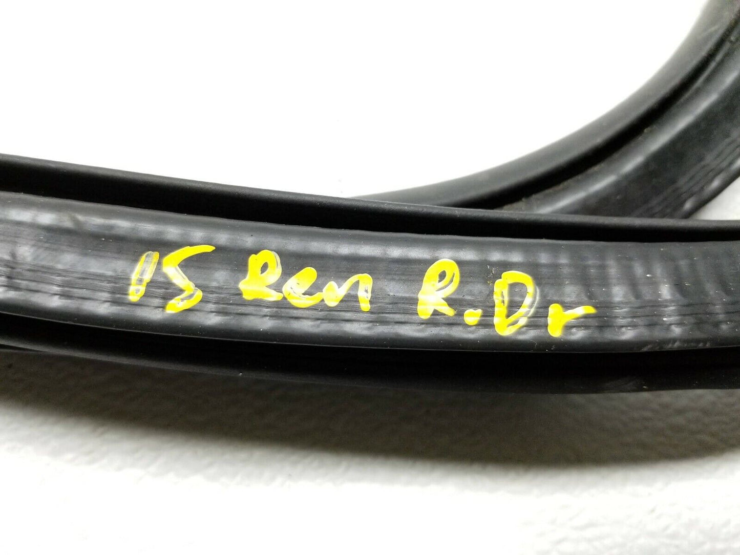 15 16 17 Jeep Renegade Rear Left Driver Door Weatherstrip Seal OEM 62k Miles