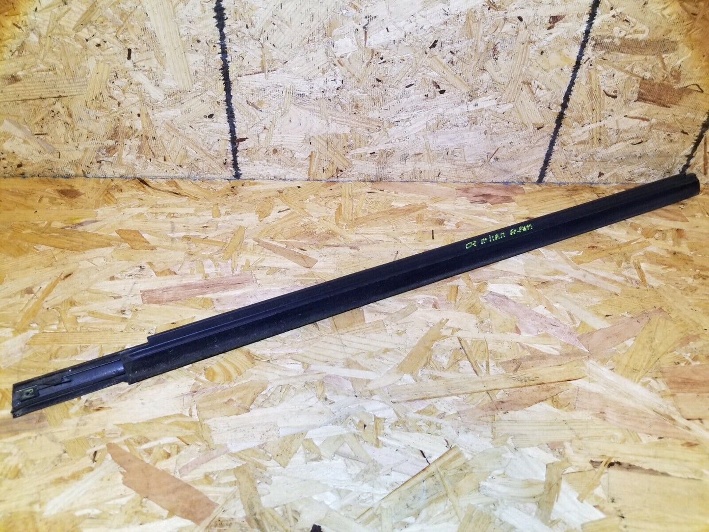 06 07 08 09 Mercury Milan Front Right Pass Side Door Window Belt Molding OEM