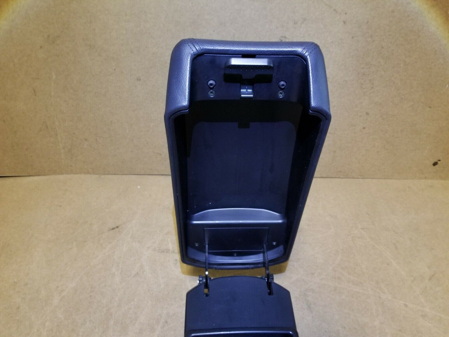 10 11 12 13 14 Hyundai Sonata Center Console Arm Rest Armrest Lid Cover  OEM 55k