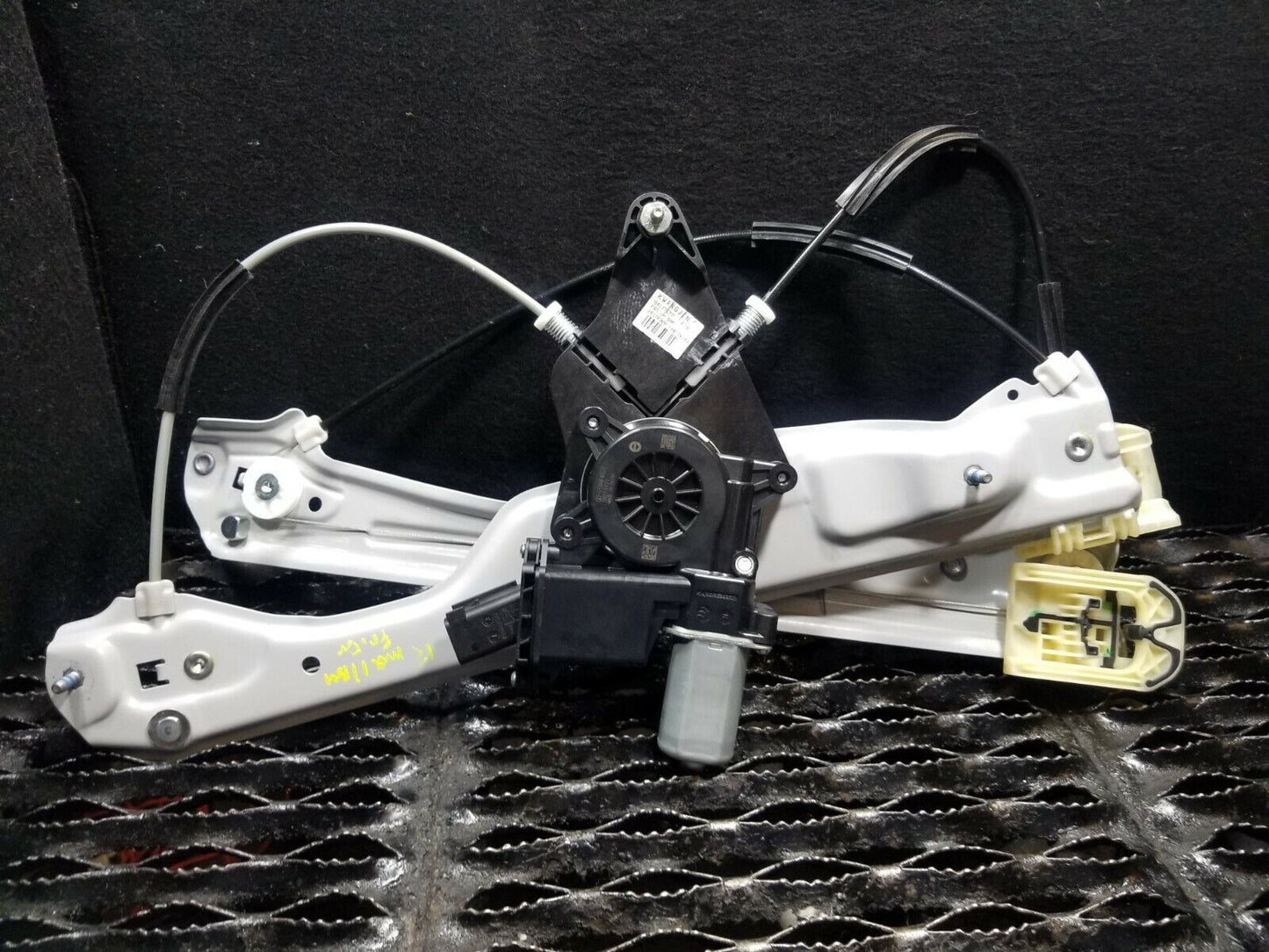 16 17 18 19 Chevrolet Malibu Front Left Driver Window Regulator & Motor OEM 3k