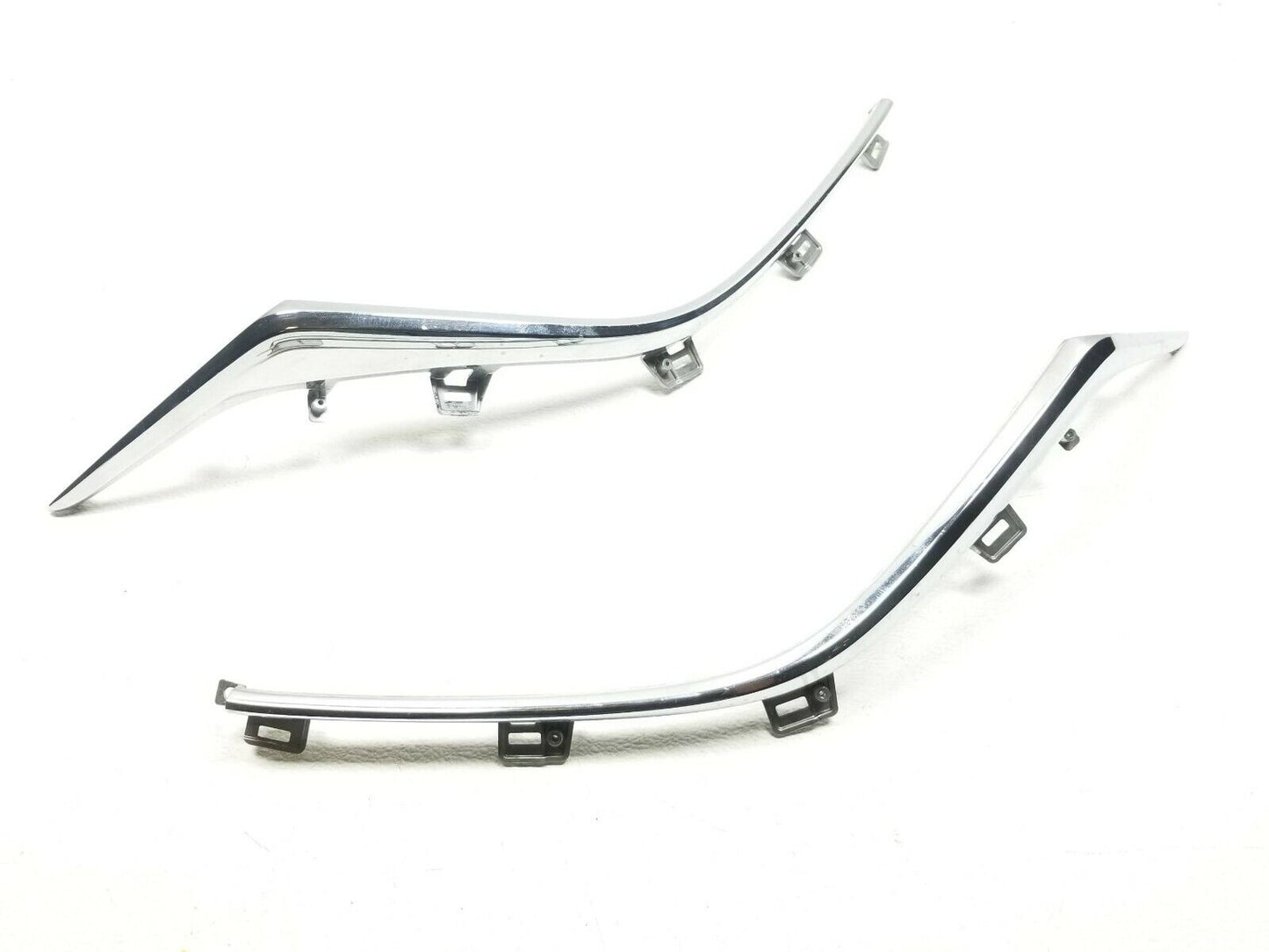 14 15 16 Mazda 3 Sdn Front Bumper Grille Bezel Trim Molding OEM 41k Miles