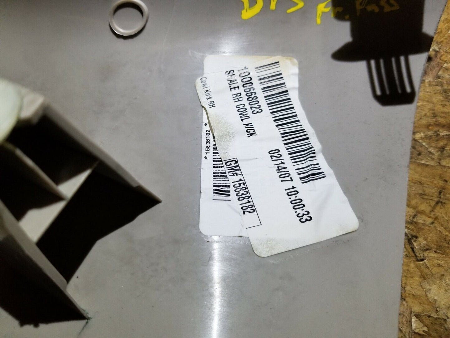 06 07 08 09 10 11 Cadillac DTS Front Right Door Lower Pillar Kick Cowl Trim OEM
