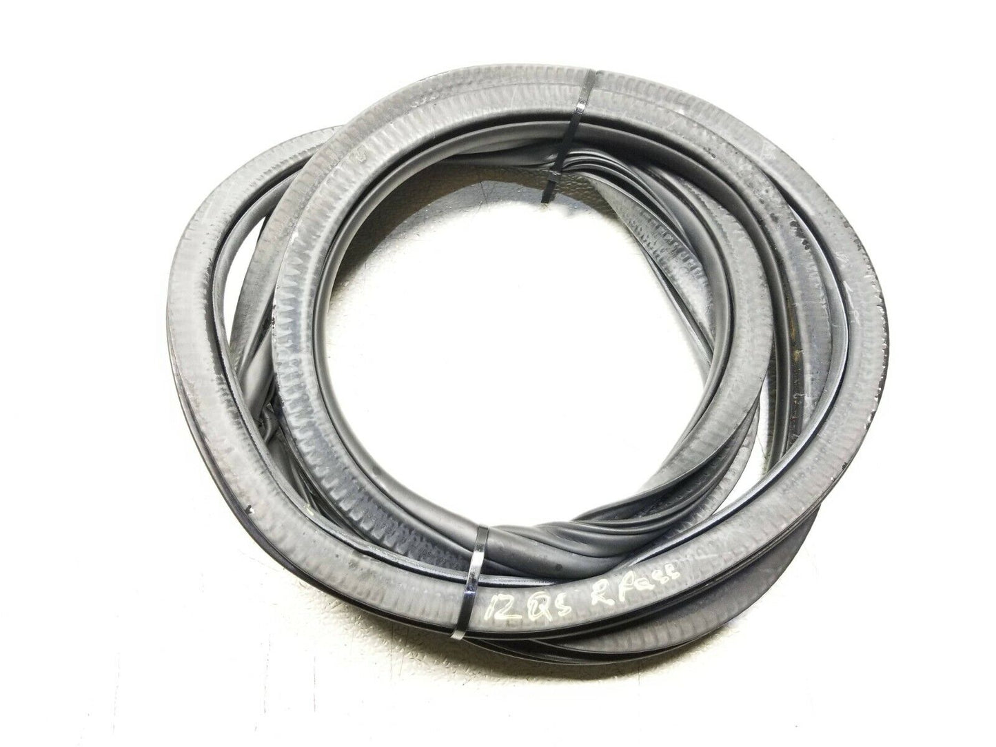 10 11 12 Audi Q5 Rear Right Pass Door  Wheatherstrip Seal OEM 72k Miles