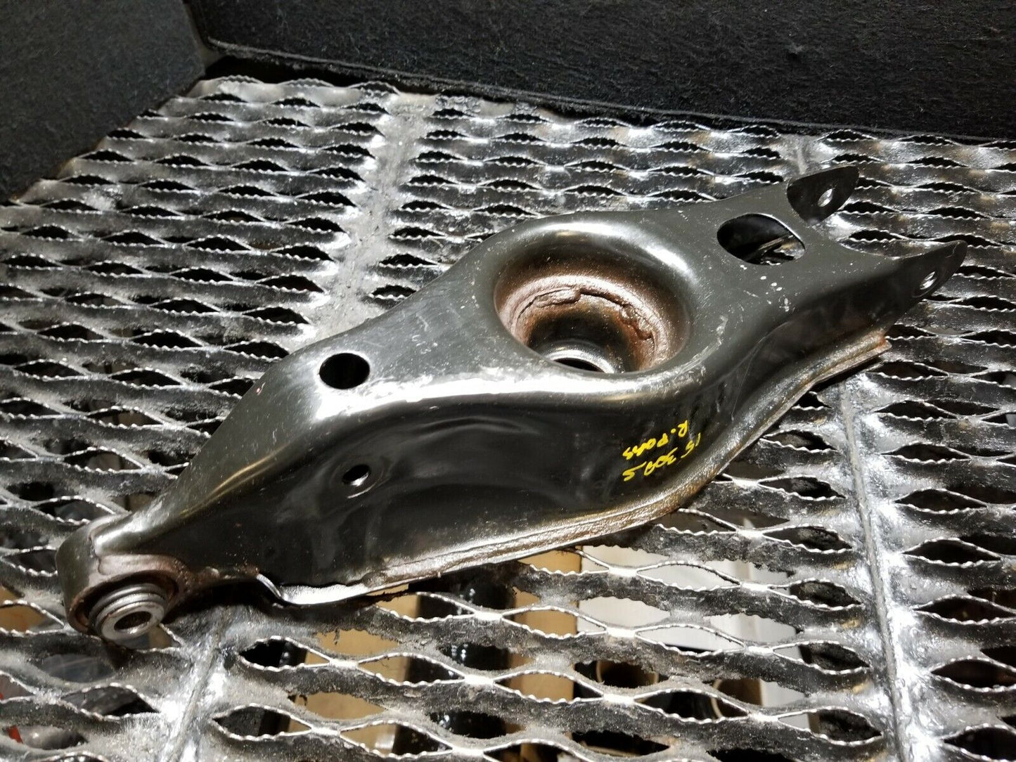 12 13 14 15 16 17 Chrysler 300 Rear Left Driver Side Lower Control Arm OEM 43k