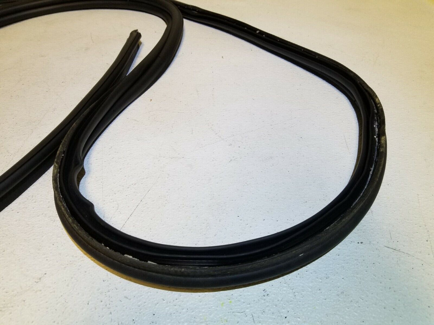 06 07 08 09 Range Rover Sport Rear Trunk Tailgate Weatherstrip Seal OEM
