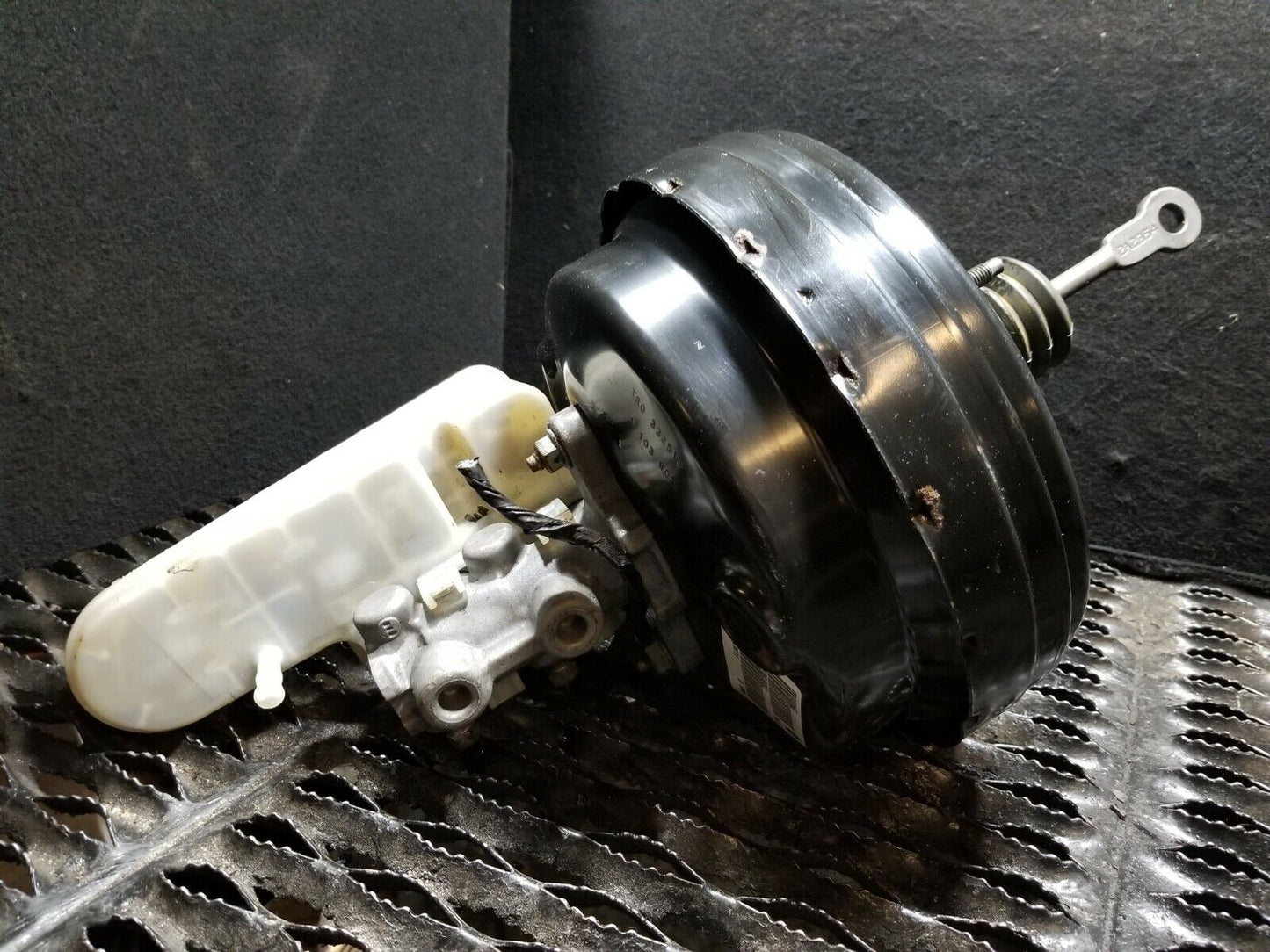 11 12 13 14 Chrysler 200 Cabrio Power Brake Booster W/ Master Cylinder OEM